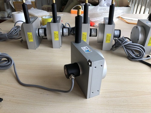 ֱ��λ�Ƃ������S��